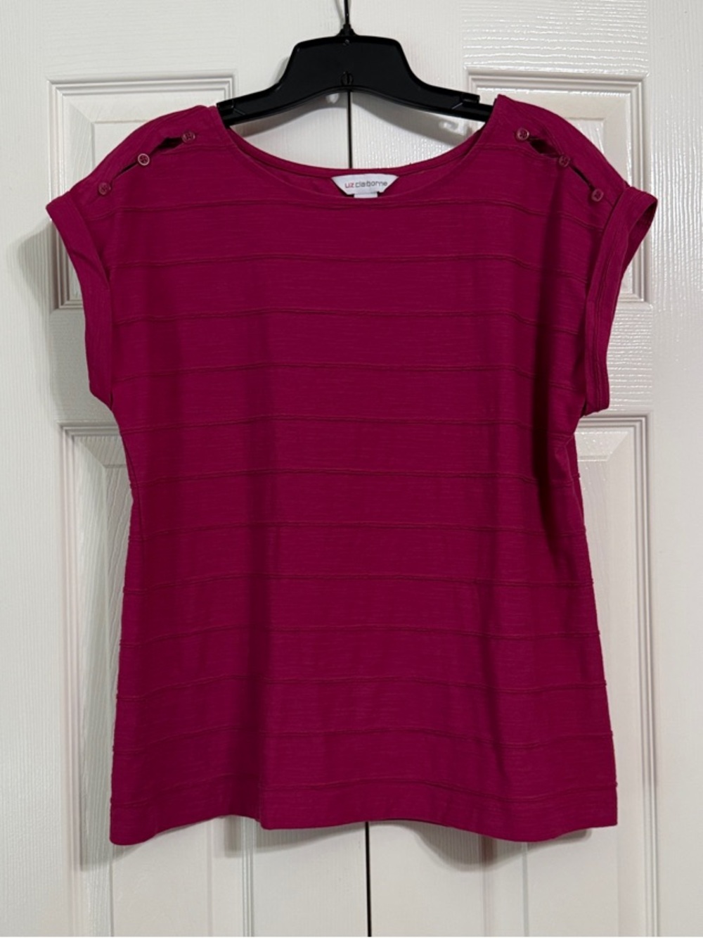Liz Claiborne Short-Sleeve Blouse Size Medium in Magenta Pink